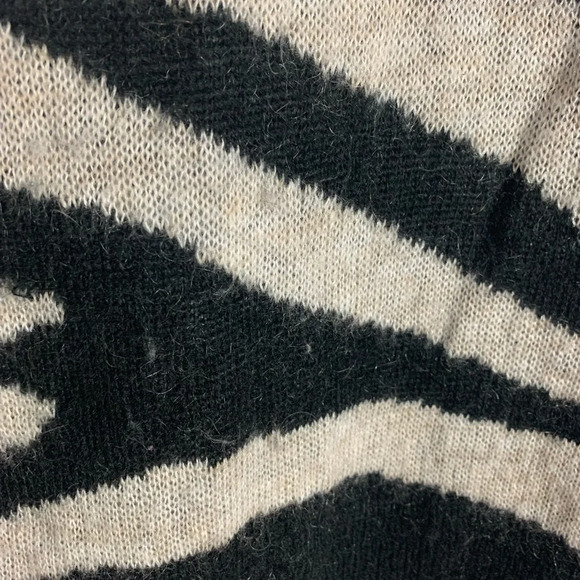 Club Monaco Women’s Mohair Blend Zebra Print Pullover  Sweater Medium David Rose - Picture 7 of 14
